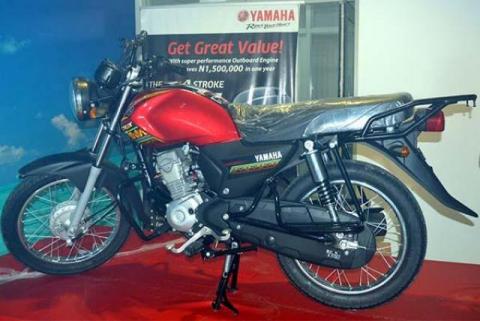Moto Yamaha Cruz