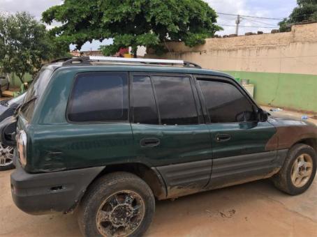 Rav 4 famíliar motor seco  muito seco carro em dia 