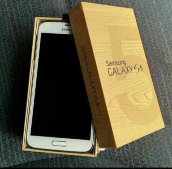 Está em promoção os smartphones da Samsung galaxy s5 novinhos genuinos nas suas respectivas caixas. 