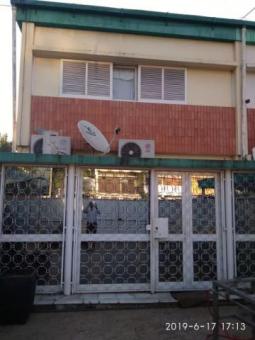 Vivenda T4 com Piscina no Alvalade