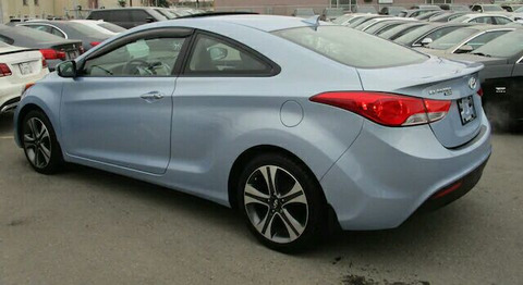 Hyundai Elantra a venda