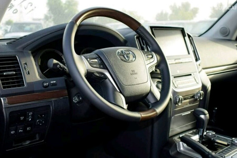 Toyota Land Cruiser V8 5.7 VXR